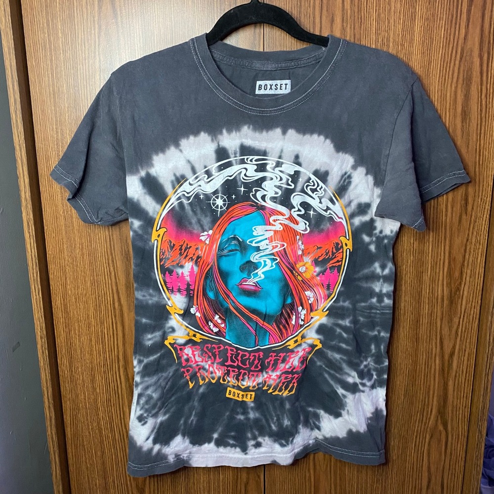 Boxset Graphic Tee Mens Small Black Tie Dye Respect Her Protect Her shirt‎